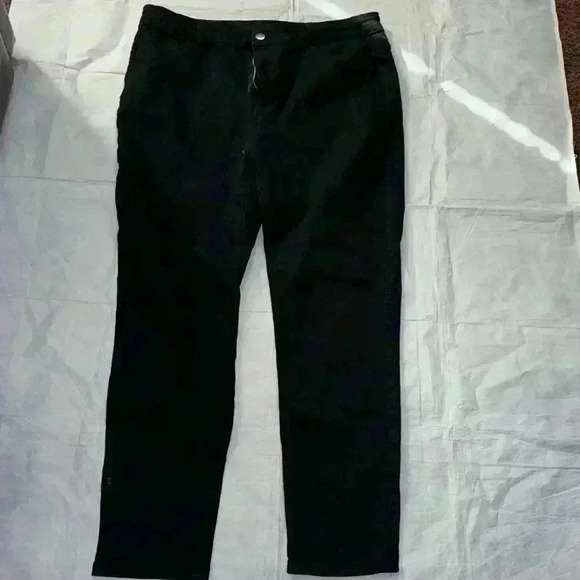 🍁 4/$25 TEMU EUC Black Jeans 👖 - Picture 1 of 7